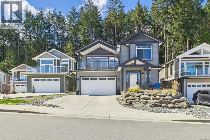 920 Craig Rd, Ladysmith