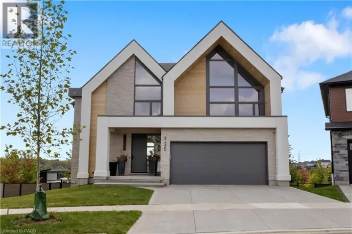 920 THOMAS PEDDER Court, Kitchener