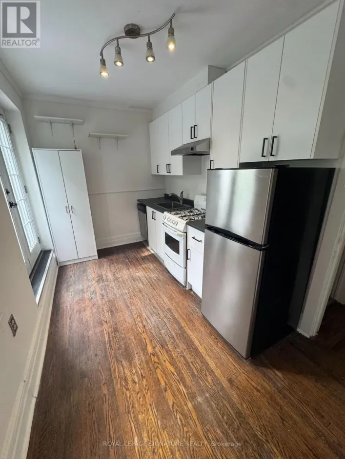 920 WOODBINE AVENUE, Toronto