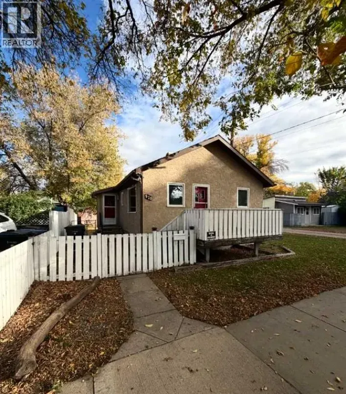 920 Yuill Street SE, Medicine Hat