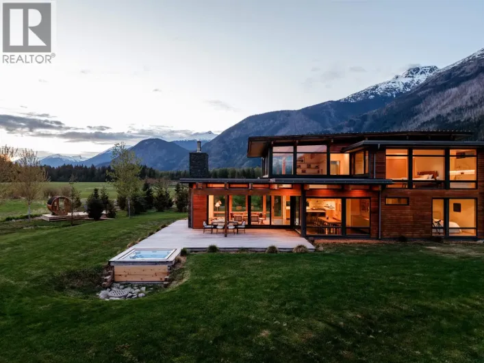 9209 PEMBERTON MEADOWS ROAD, Pemberton