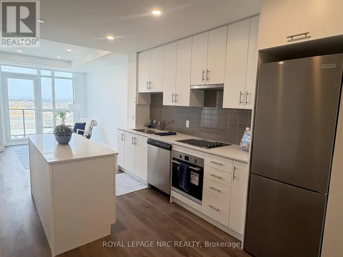 921 - 461 GREEN ROAD, Hamilton