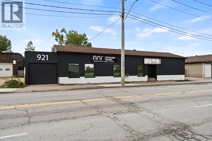 921 TECUMSEH ROAD West Unit# FRONT, Windsor