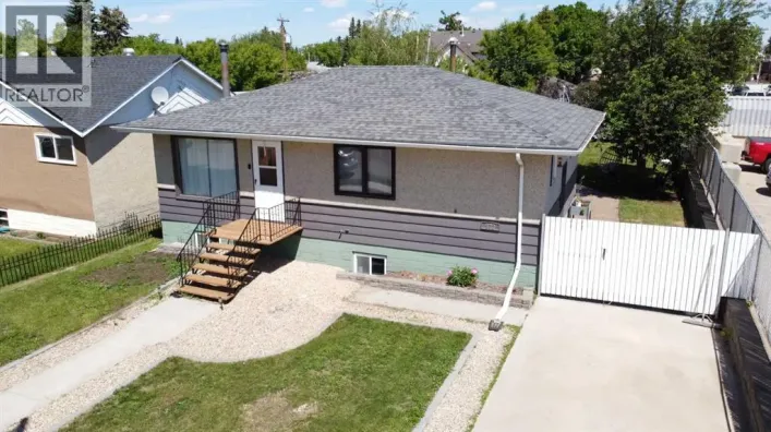 922 5 Avenue, Wainwright