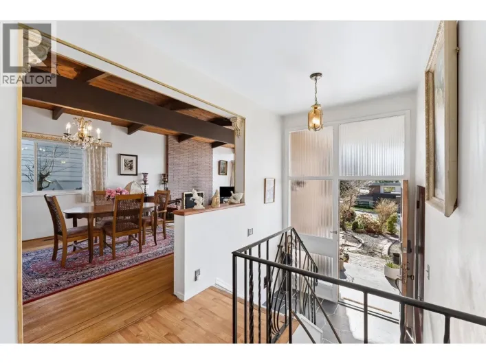 922 CANYON BOULEVARD, North Vancouver