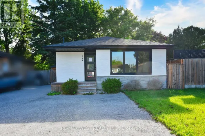 922 CENTRE STREET N, Whitby