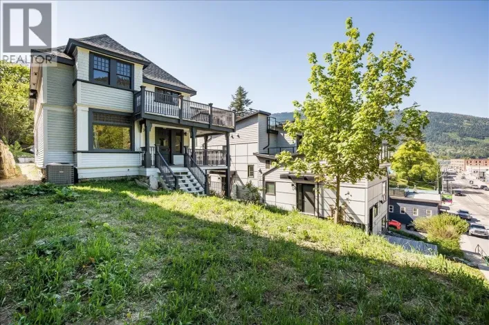 922 FRONT Street, Nelson