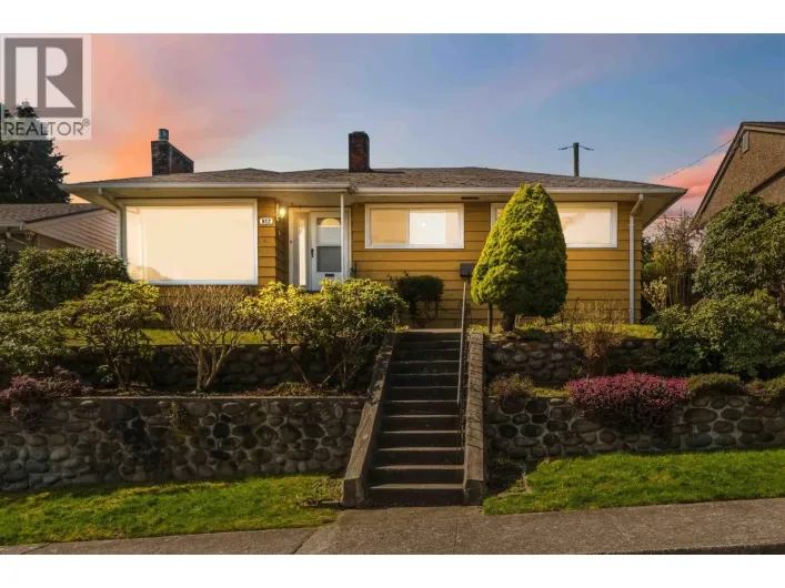 922 SURREY STREET, New Westminster