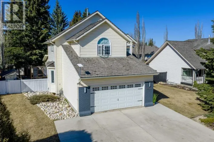 9222 50 Avenue, Wedgewood
