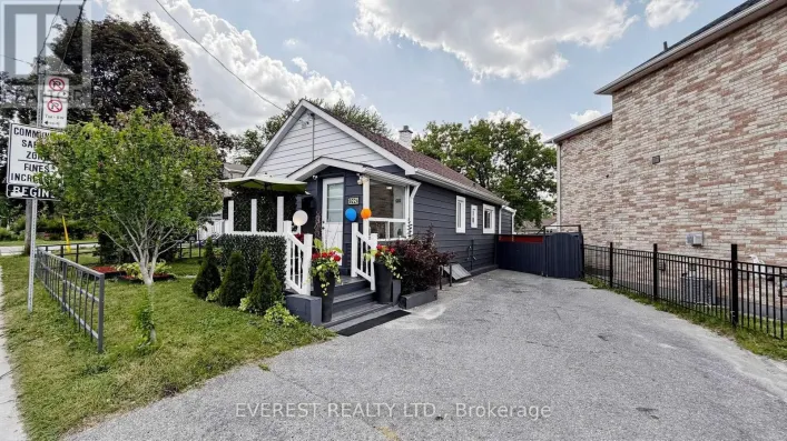 922A DANFORTH ROAD, Toronto