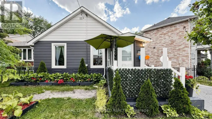 922A DANFORTH ROAD, Toronto
