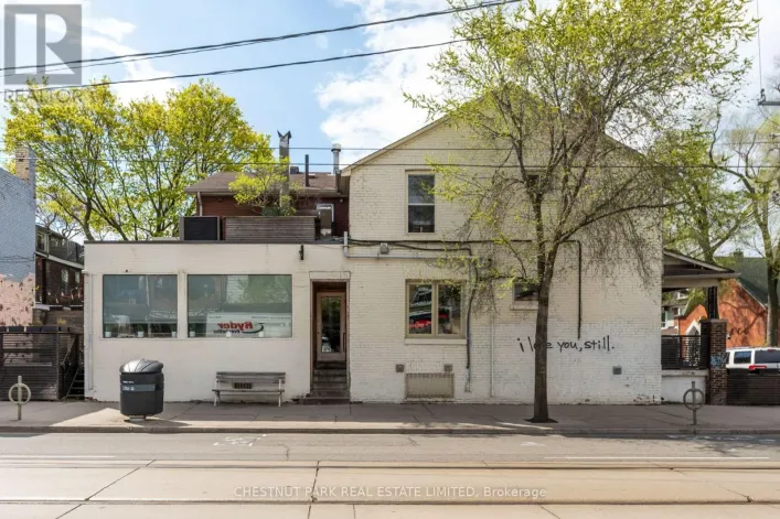 923 DUNDAS STREET W, Toronto
