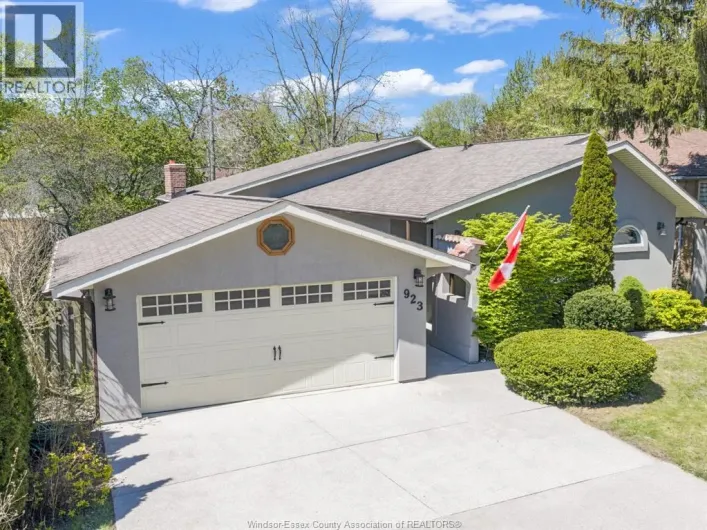 923 LAUZON ROAD, Windsor