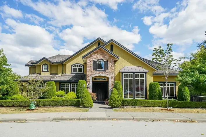 House for sale: 9238 164 STREET, Surrey