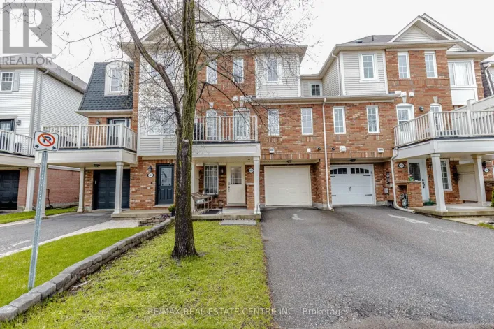 924 BURGESS GARDENS, Milton