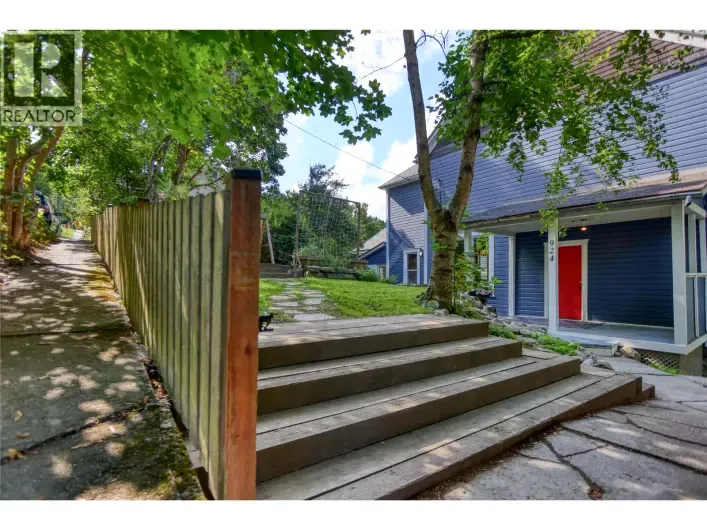 924 FRONT Street, Nelson