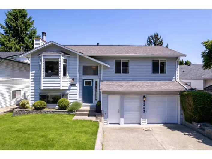9242 209A CRESCENT, Langley