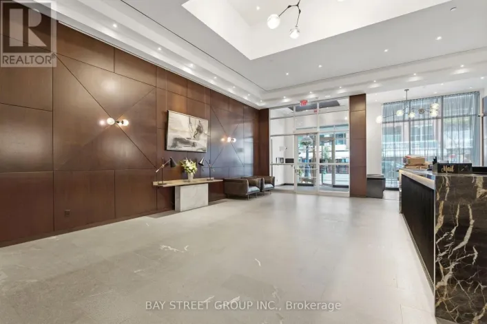 925 - 36 BLUE JAYS WAY, Toronto