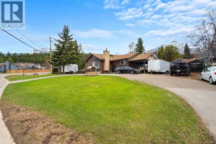 925 Alpine Way, Elkford