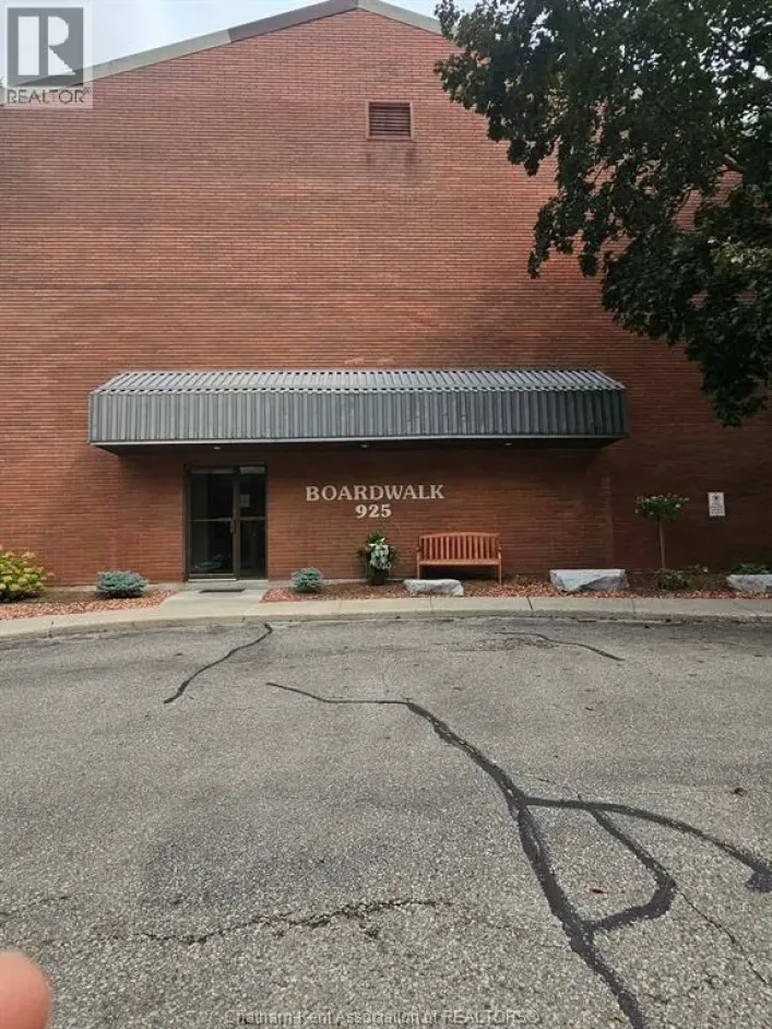 925 Grand AVENUE West Unit# 108, Chatham