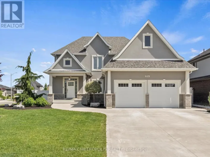 925 LAKEWOOD CRESCENT, Lakeshore