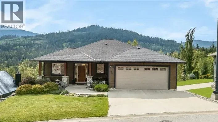 925 REDSTONE Drive, Rossland
