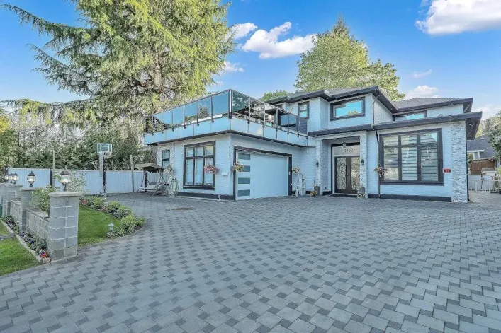 9253 PRINCE CHARLES BOULEVARD, Surrey
