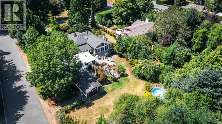 9255 East Saanich Rd, North Saanich