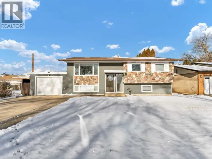 926 16 Street NE, Medicine Hat