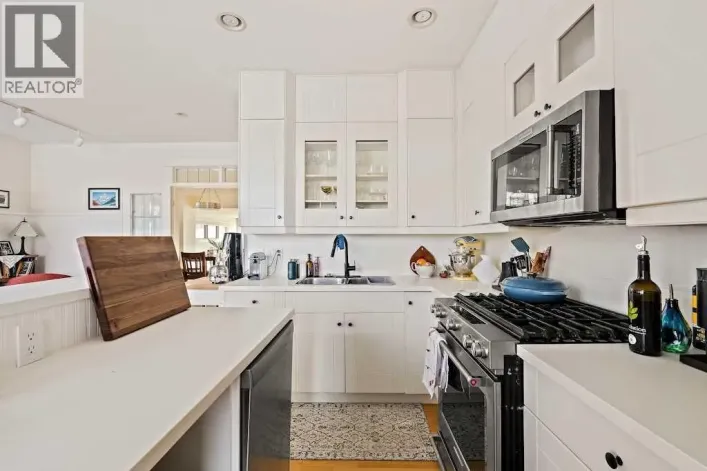 926 8 Avenue SE, Calgary