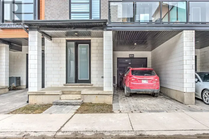 926 BATTERY PARK, London North