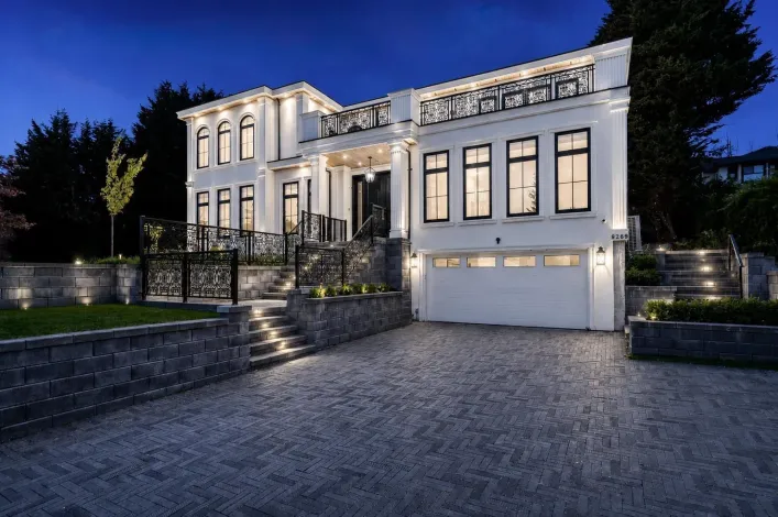 9269 163 STREET, Surrey