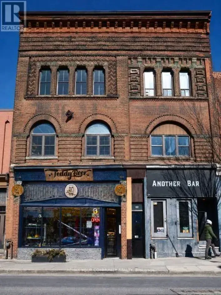 928 BLOOR STREET W, Toronto