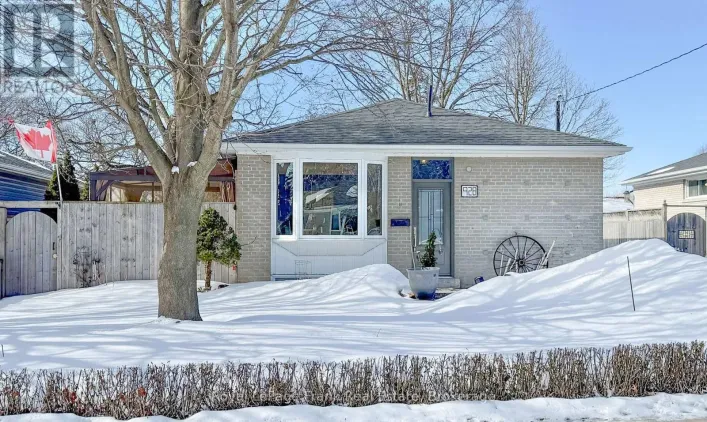 928 CENTRE STREET N, Whitby