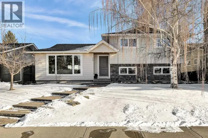 928 Lake Twintree Crescent SE, Calgary