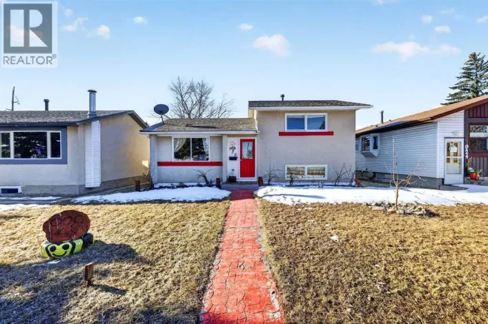 928 Pinecliff Drive NE, Calgary