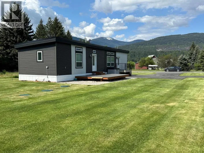 928 Waterloo Crescent, Castlegar