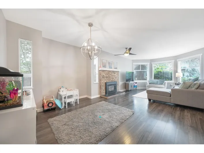 9286 212 STREET, Langley