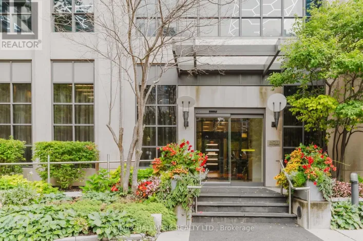 929 - 500 DORIS AVENUE, Toronto