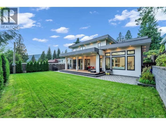 929 CANYON BOULEVARD, North Vancouver