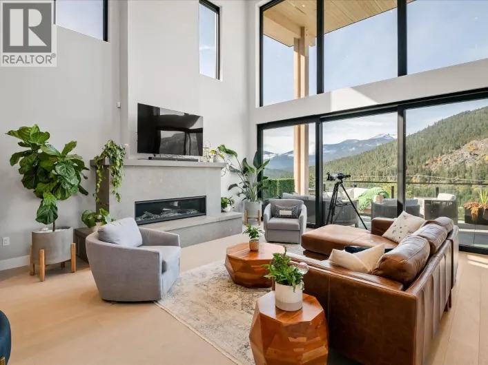 9292 STELLER'S WAY, Whistler