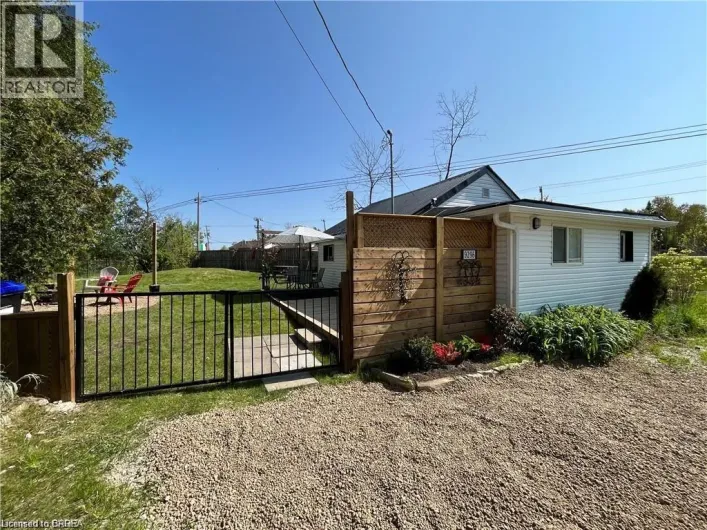 9296 BEACHWOOD Road, Collingwood