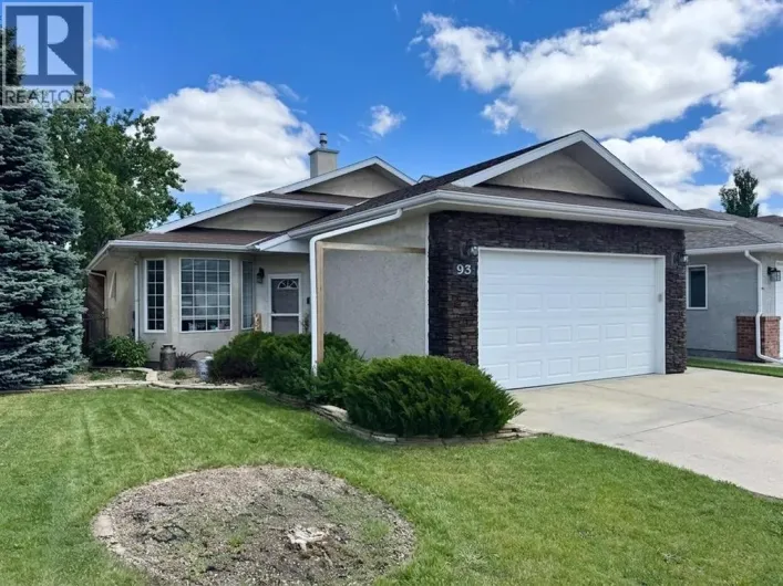 93 Heritage Crescent W, Lethbridge