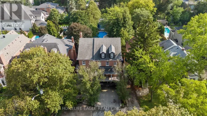 93 HILLVIEW ROAD, Aurora