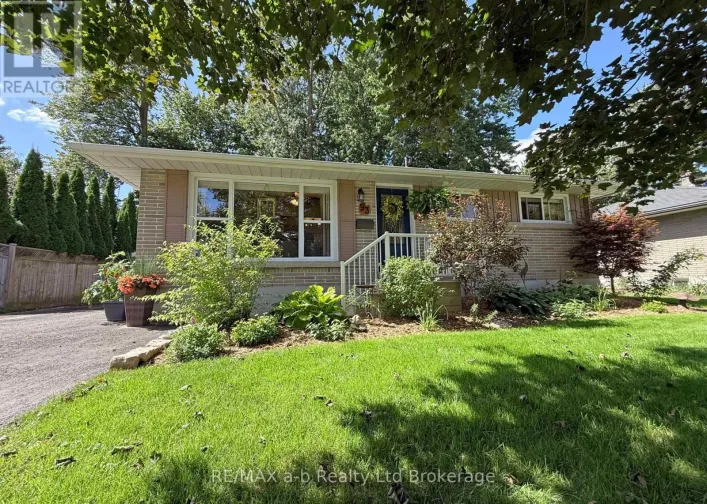 93 NORTH PARK CRESCENT, Woodstock