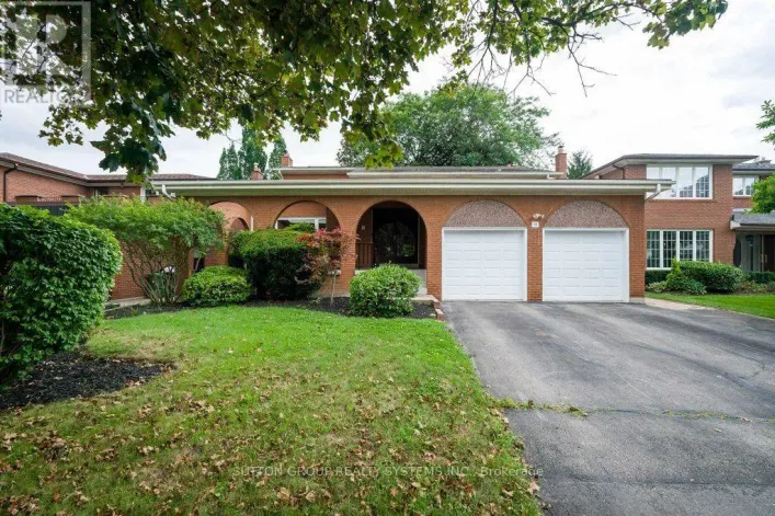 93 POPLAR HEIGHTS DRIVE, Toronto