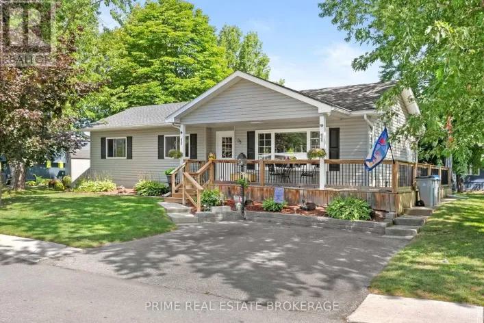 93 SHANNON BOULEVARD, South Huron