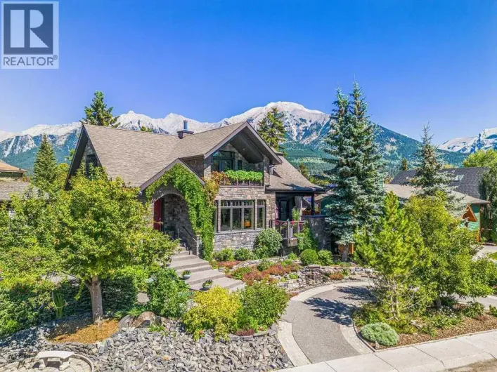 930 9 Street S, Canmore