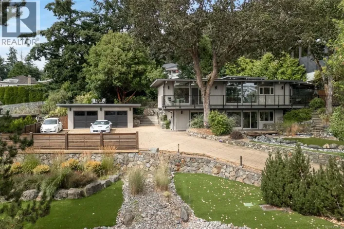 930 Kentwood Terr, Saanich