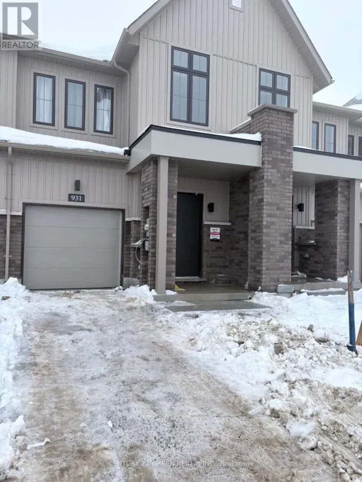 931 DOURO STREET, Stratford